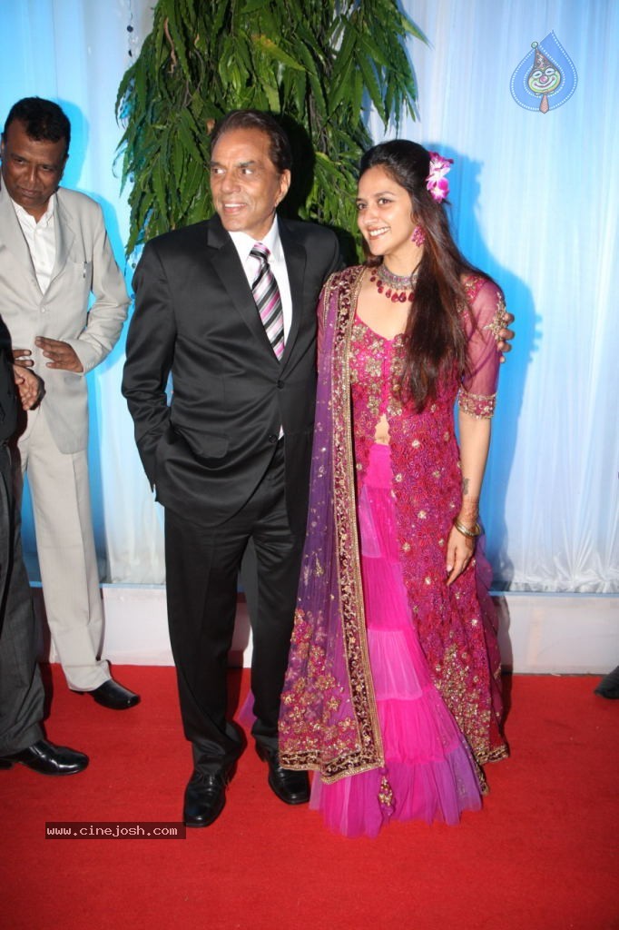 Celebs at Esha Deol Reception Photos - 68 / 89 photos