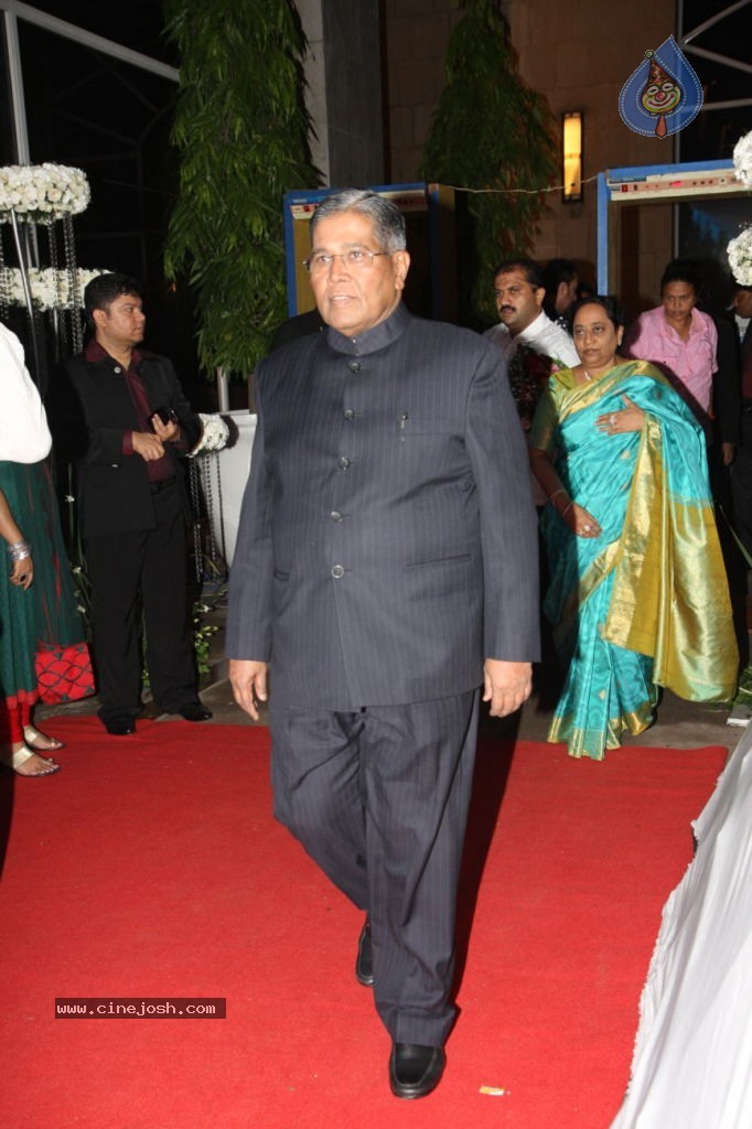 Celebs at Esha Deol Reception Photos - 74 / 89 photos