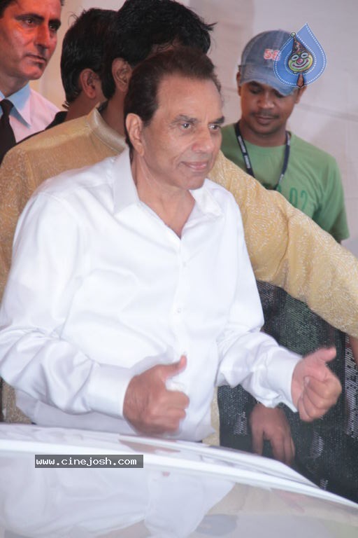 Celebs at Esha Deol Wedding - 15 / 75 photos