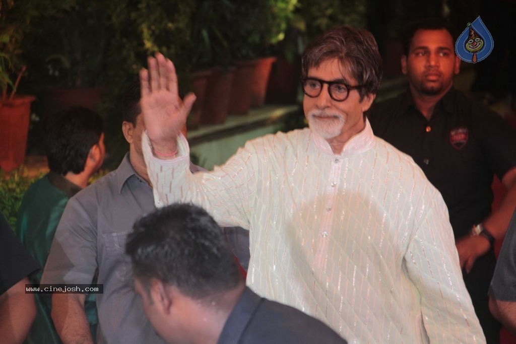 Celebs at Esha Deol Wedding - 16 / 75 photos