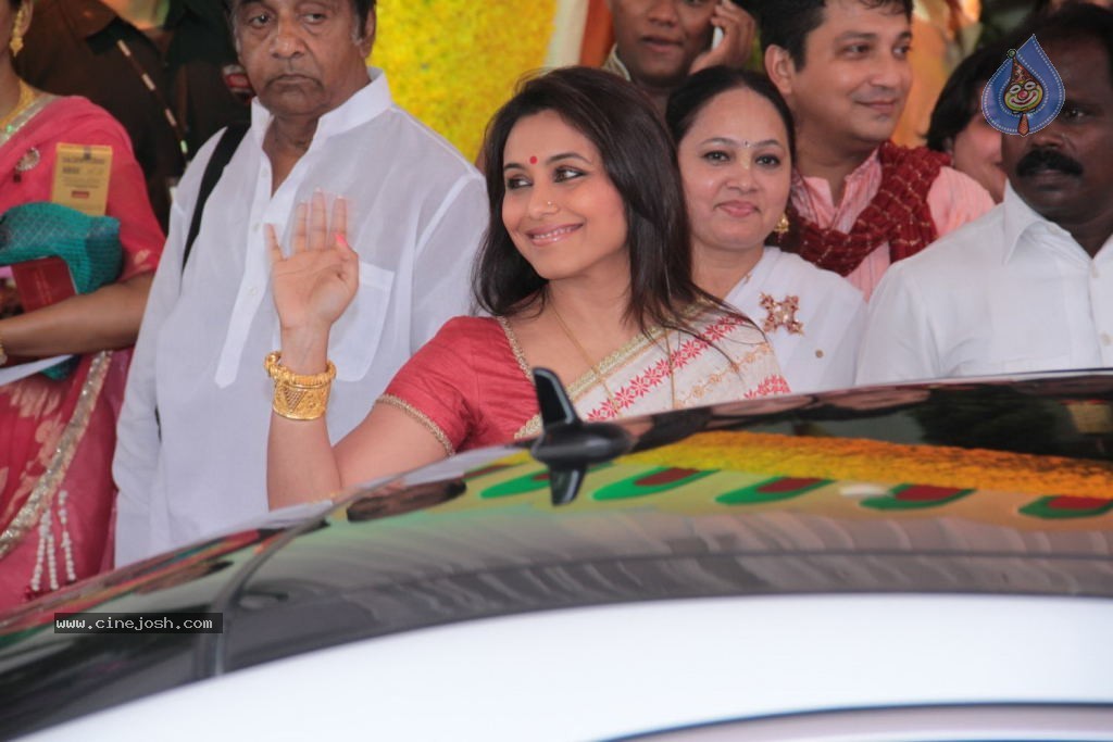 Celebs at Esha Deol Wedding - 24 / 75 photos