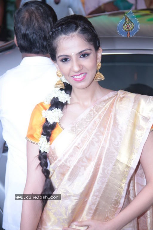 Celebs at Esha Deol Wedding - 42 / 75 photos