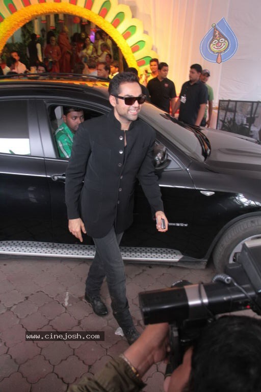 Celebs at Esha Deol Wedding - 73 / 75 photos