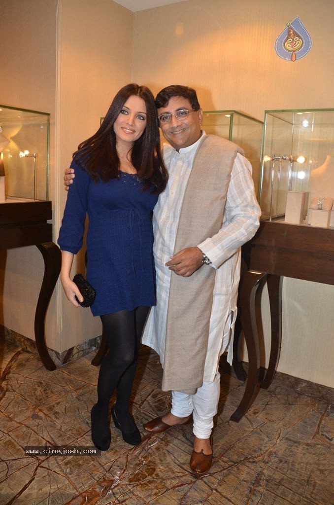 Bolly Celebs at Flagship Store 1st Anniversary Event - 24 / 27 photos