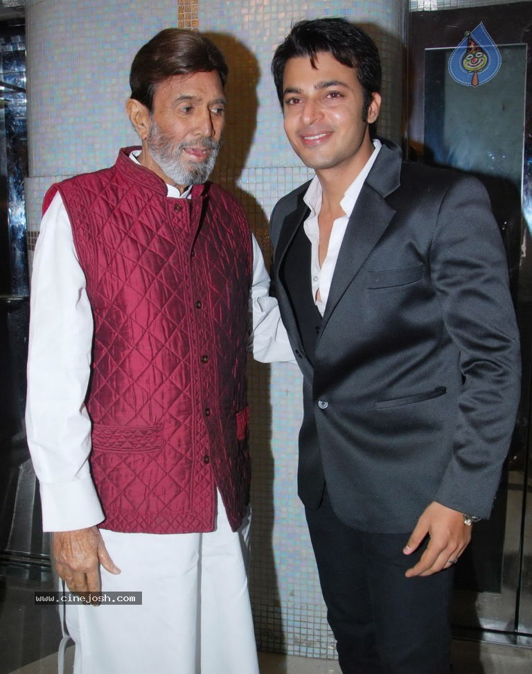 Celebs at Gaurav Sheth Party - 17 / 31 photos