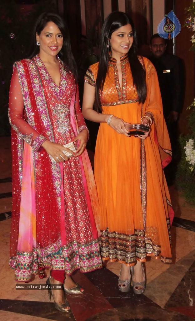 Genelia n Ritesh Sangeet Ceremony Photos - 51 / 174 photos