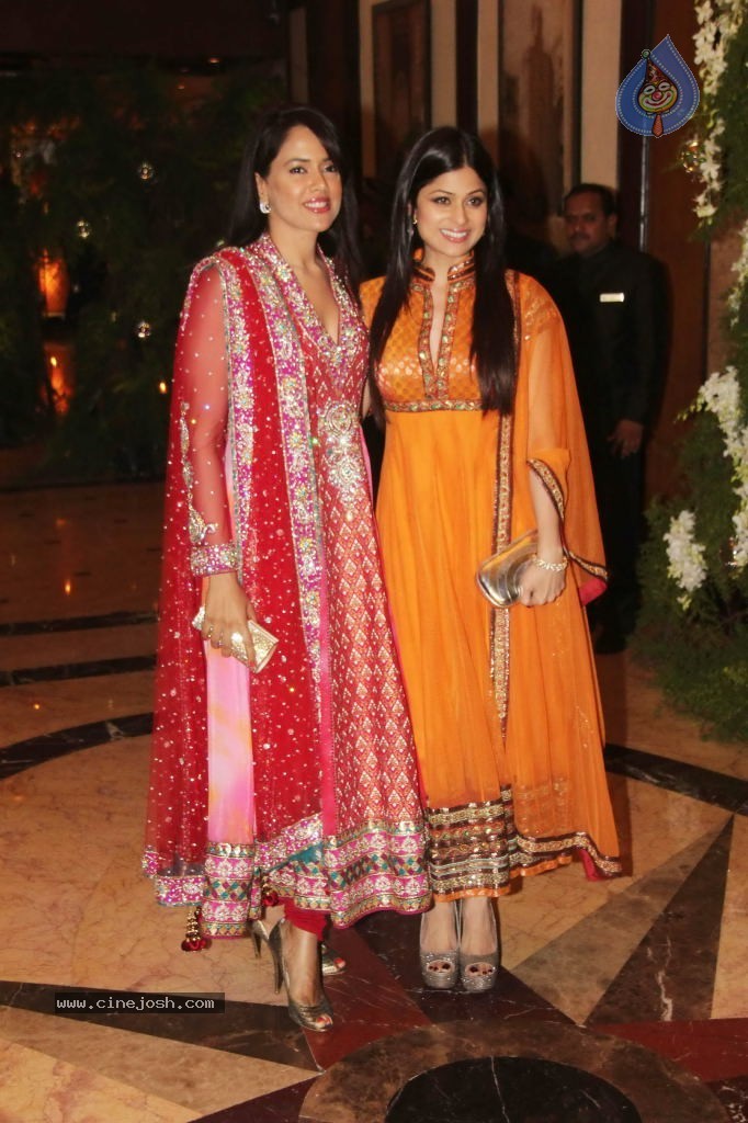 Genelia n Ritesh Sangeet Ceremony Photos - 90 / 174 photos