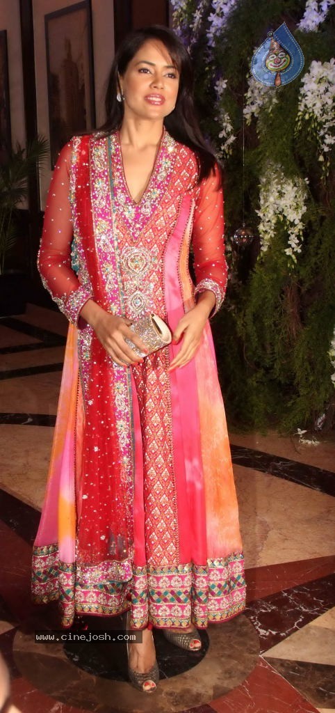 Genelia n Ritesh Sangeet Ceremony Photos - 93 / 174 photos
