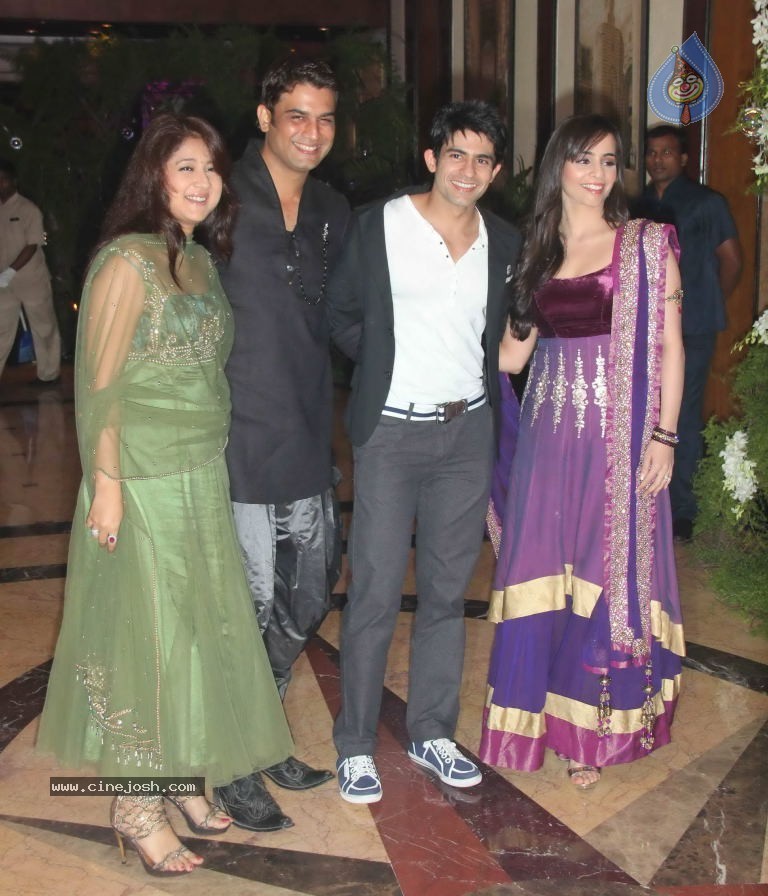 Genelia n Ritesh Sangeet Ceremony Photos - 122 / 174 photos