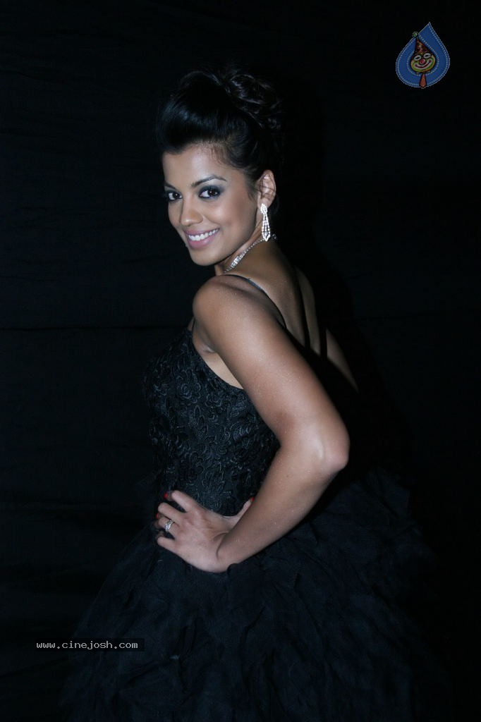 Hot Celebs at Gitanjali Bejeweled Fashion Show - 126 / 127 photos