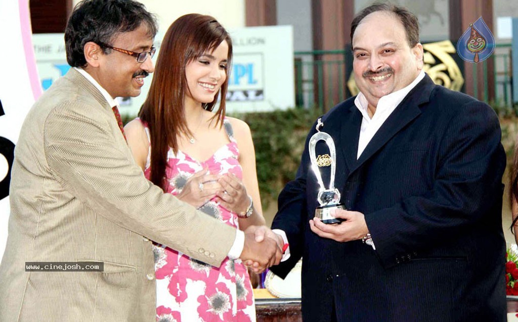 Celebs at Gitanjali Indian 1000 Guineas Race - 25 / 39 photos