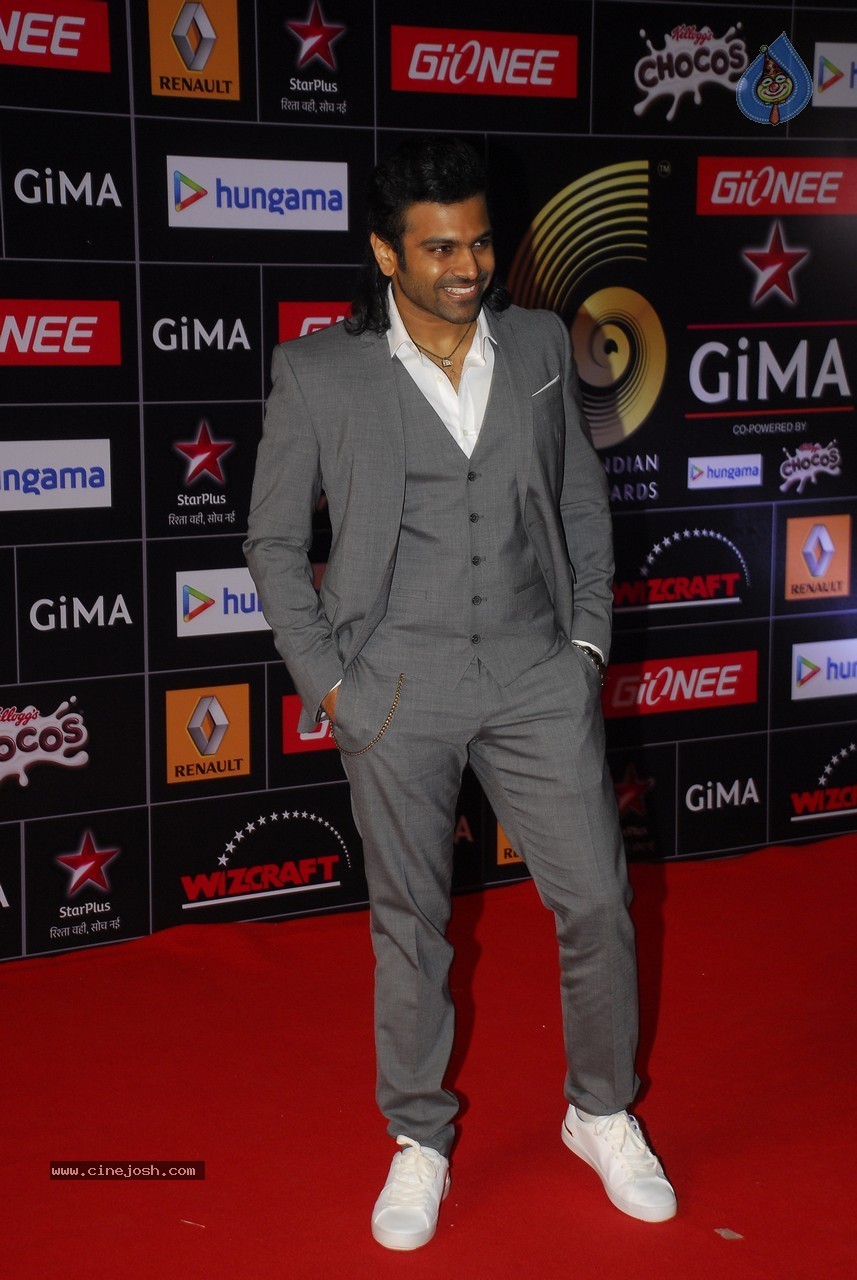 Celebs at Global Indian Music Awards 2015 - 16 / 76 photos