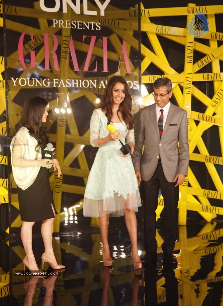 Celebs at Grazia Young Fashion Awards 2014 - 136 / 182 photos