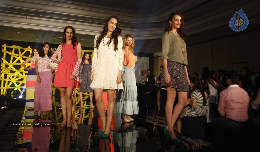 Celebs at Grazia Young Fashion Awards 2014 - 170 / 182 photos