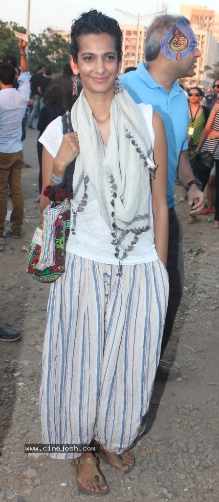 Celebs at Guns n Roses Concert - 10 / 34 photos