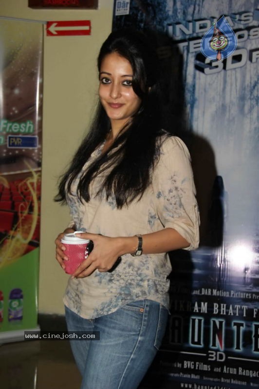 Celebs at Haunted Movie Special Show - 24 / 41 photos