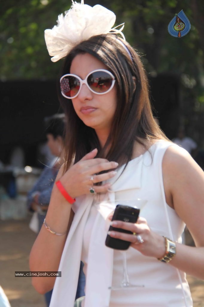 Celebs at Hello Magazine Racing Event - 30 / 122 photos