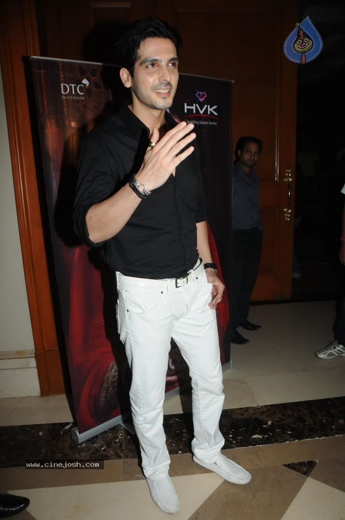Celebs at HVK Jewels Fashion Show - 23 / 56 photos