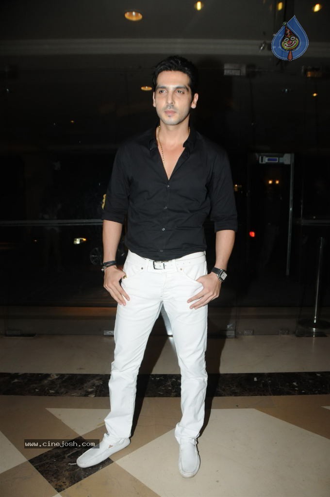 Celebs at HVK Jewels Fashion Show - 25 / 56 photos