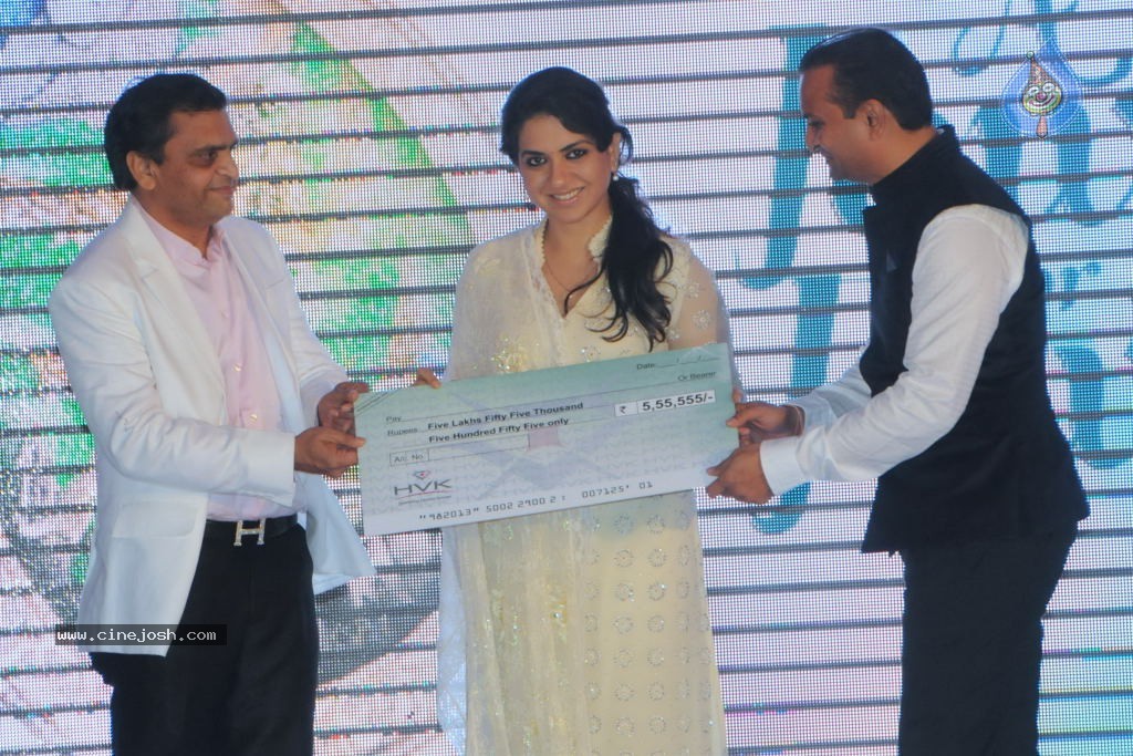 Celebs at HVK Jewels Fashion Show - 32 / 56 photos