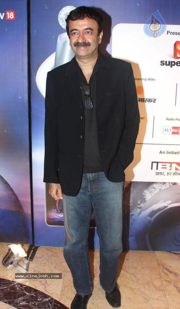 Celebs at IBN 7 Super Idols Awards - 27 / 52 photos