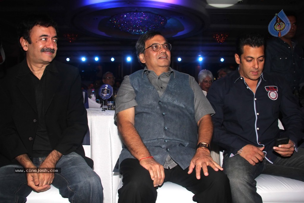 Celebs at IBN 7 Super Idols Awards - 48 / 52 photos