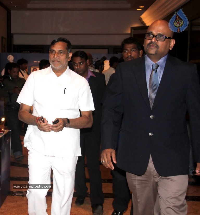 Celebs at IBN 7 Super Idols Awards - 49 / 52 photos