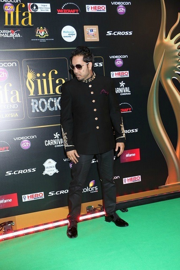 Celebs at IIFA Awards Green Carpet  - 44 / 64 photos