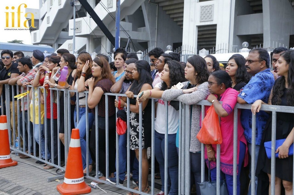 Celebs at IIFA Awards Green Carpet  - 49 / 64 photos