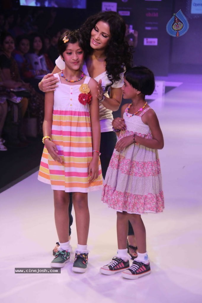 Celebs at India Kids Fashion Week - 33 / 111 photos