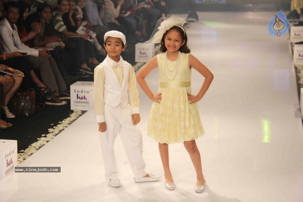 Celebs at India Kids Fashion Week - 34 / 111 photos