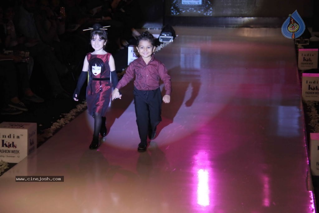 Celebs at India Kids Fashion Week - 46 / 111 photos