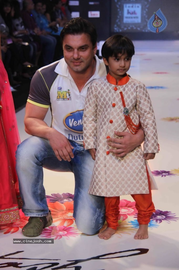Celebs at India Kids Fashion Week - 56 / 111 photos