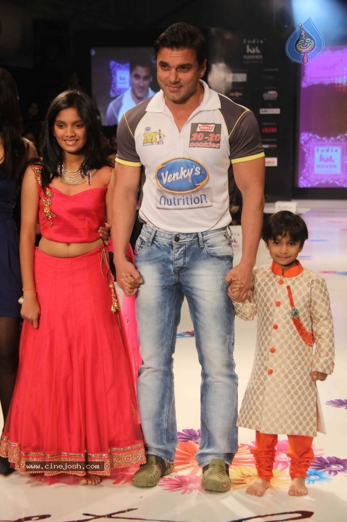 Celebs at India Kids Fashion Week - 68 / 111 photos