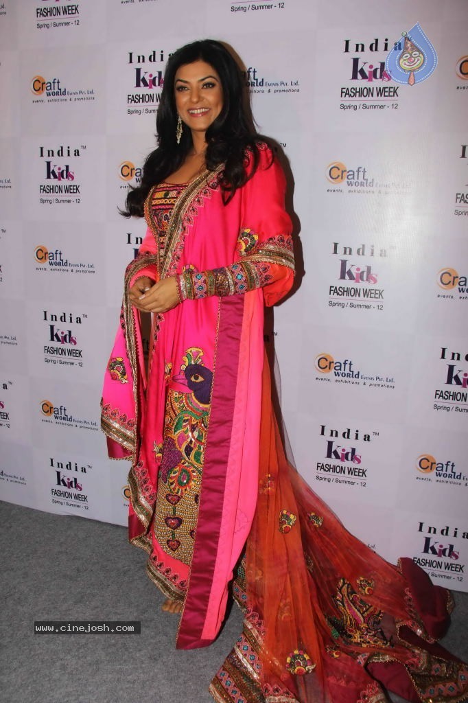 Celebs at India Kids Fashion Week - 76 / 111 photos