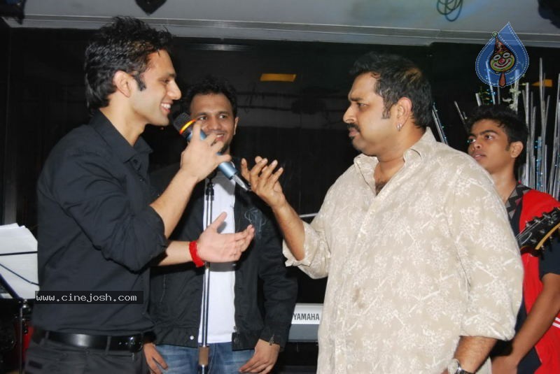 Celebs at Indian Idol Fame Rahul Vaidya Birthday Party - 11 / 40 photos