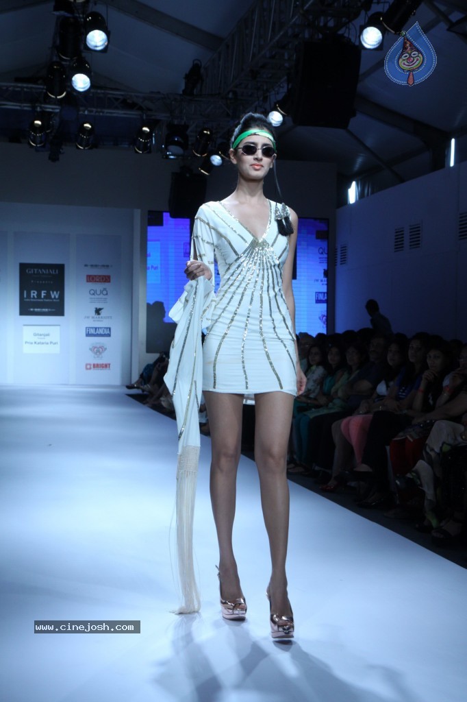 Celebs at IRFW 2013 Day 1 - 12 / 32 photos