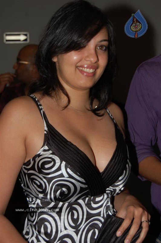 Celebs at Jaane Kahan Se Aaye Hai and Valentine's Day Premiere - 40 / 59 photos