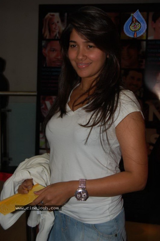 Celebs at Jaane Kahan Se Aaye Hai and Valentine's Day Premiere - 42 / 59 photos