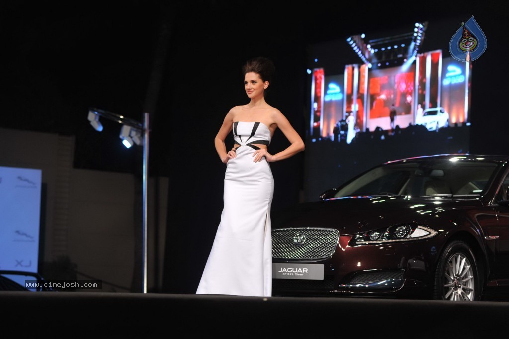 Celebs at Jaguar Couture Fashion Show - 31 / 46 photos