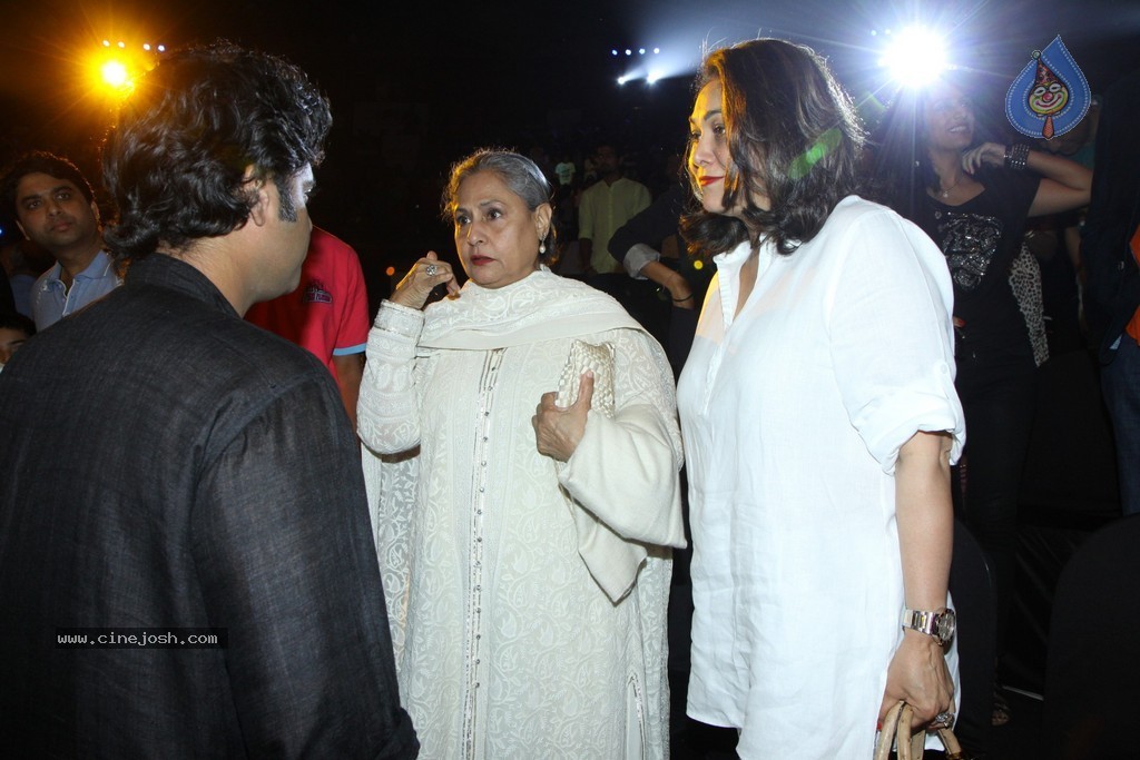 Celebs at Jaipur Pink Panthers Pro Kabaddi League Match - 23 / 85 photos