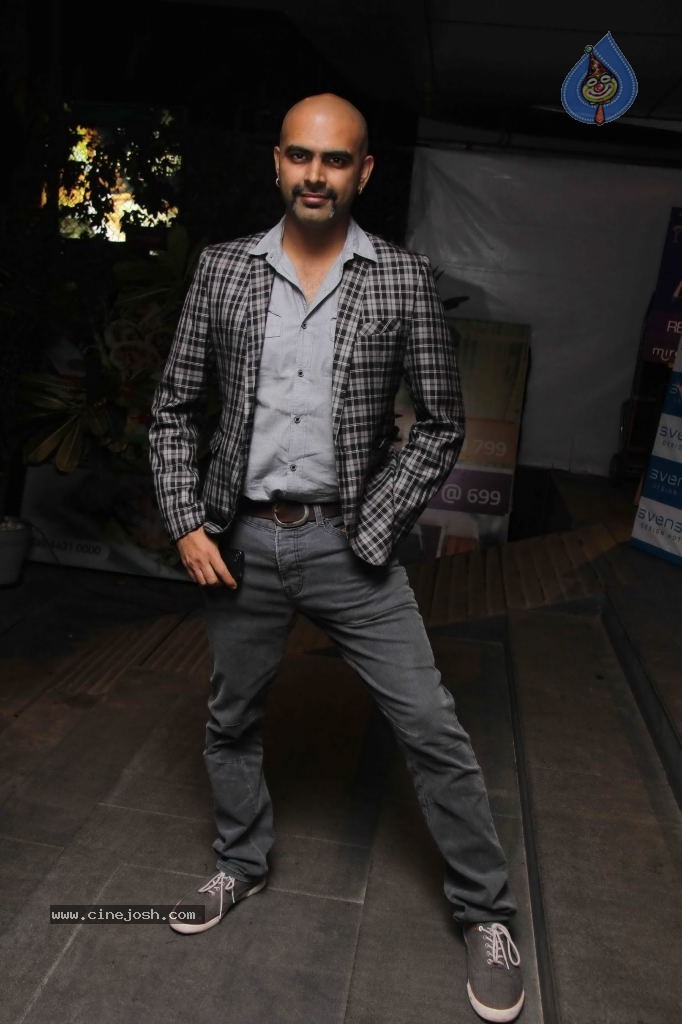 Celebs at James Harrison Party - 33 / 41 photos