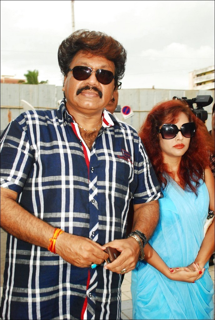 Celebs at Jiah Khan Condolence Meet - 46 / 80 photos