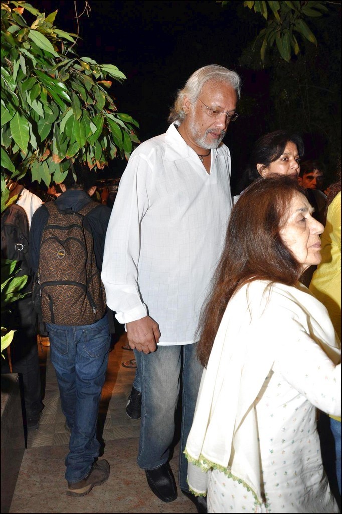 Celebs at Jiah Khan Condolence Meet - 52 / 80 photos