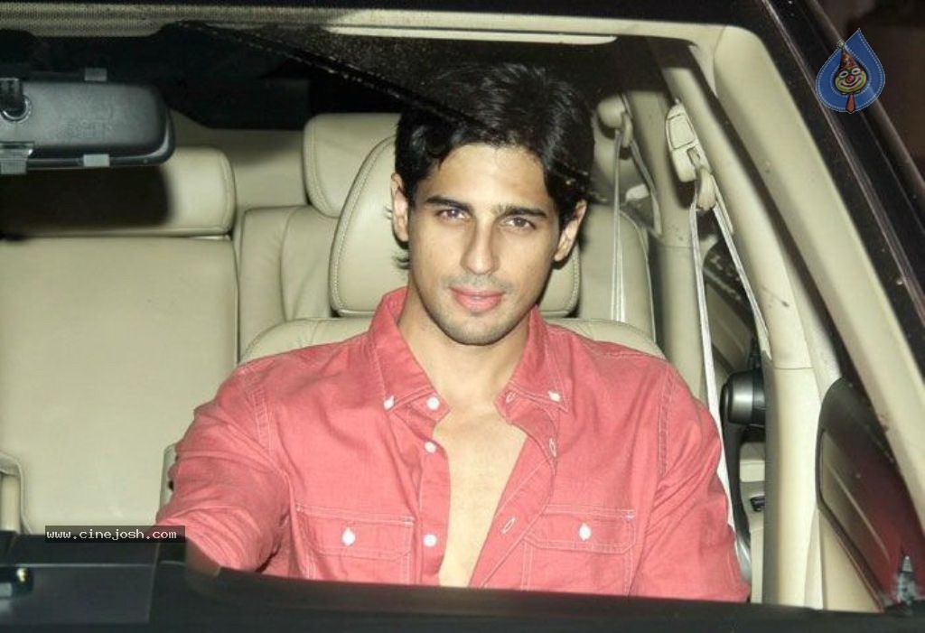 Celebs at Karan Johar Bday Party - 48 / 110 photos