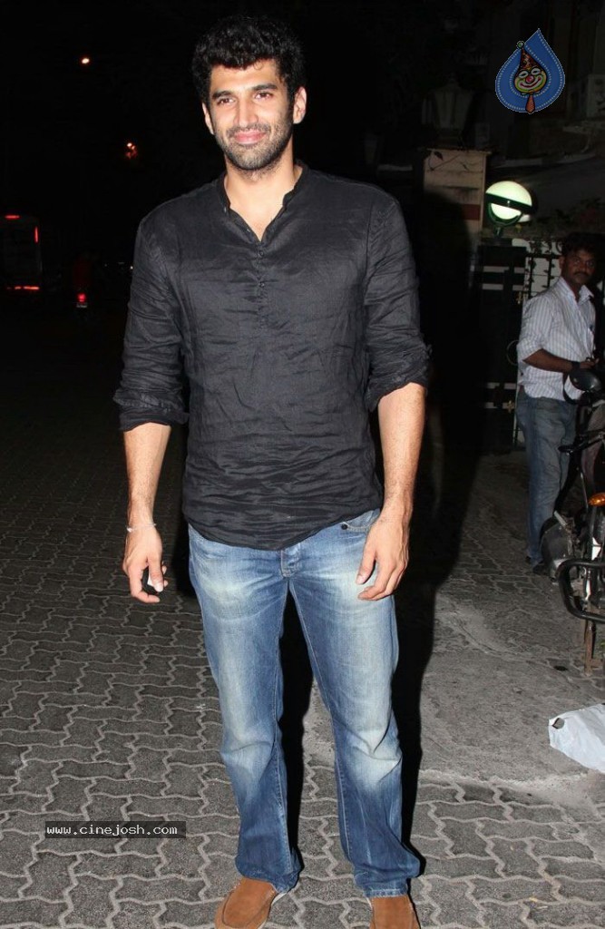 Celebs at Karan Johar Bday Party - 95 / 110 photos
