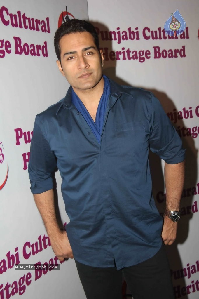 Celebs at Kiran Bawa Lohri Festival Event - 13 / 86 photos