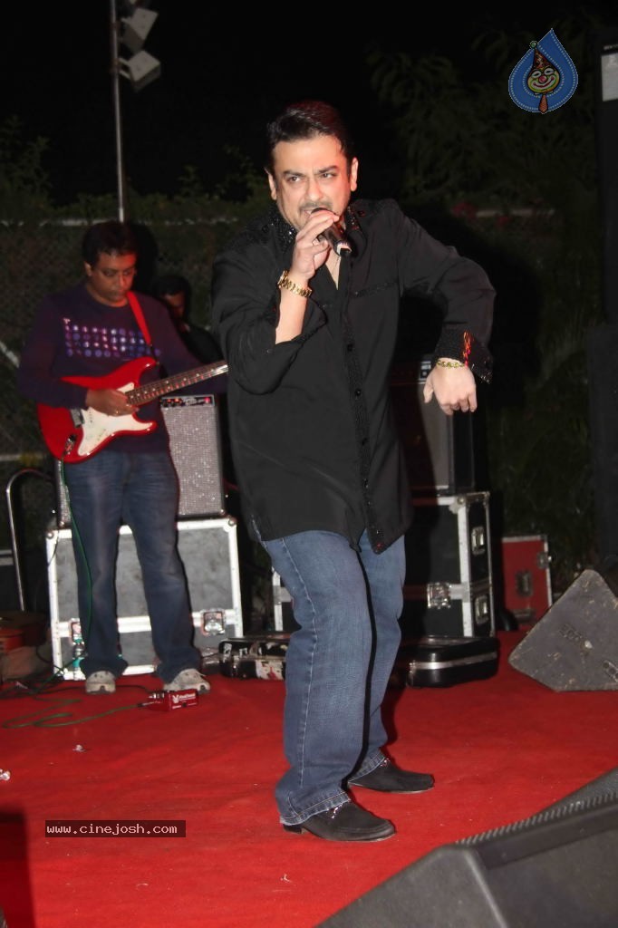 Celebs at Kiran Bawa Lohri Festival Event - 14 / 86 photos