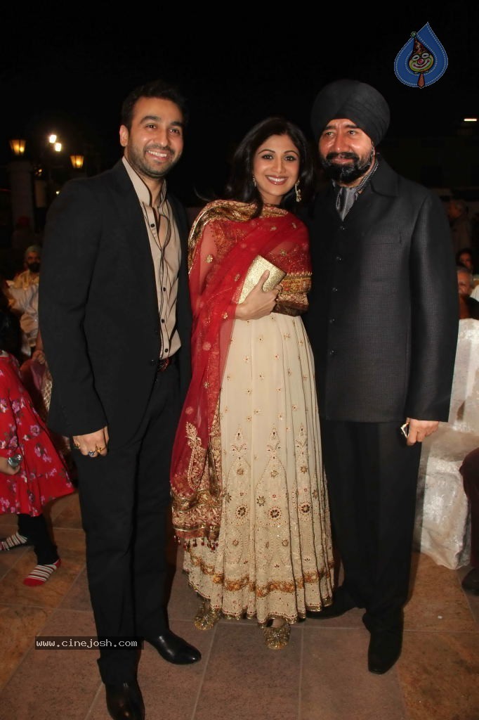 Celebs at Kiran Bawa Lohri Festival Event - 19 / 86 photos