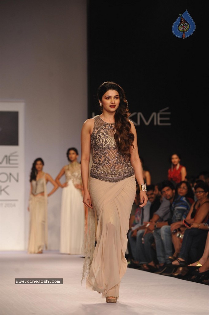 Celebs at LFW Summer Resort 2014 - 48 / 107 photos